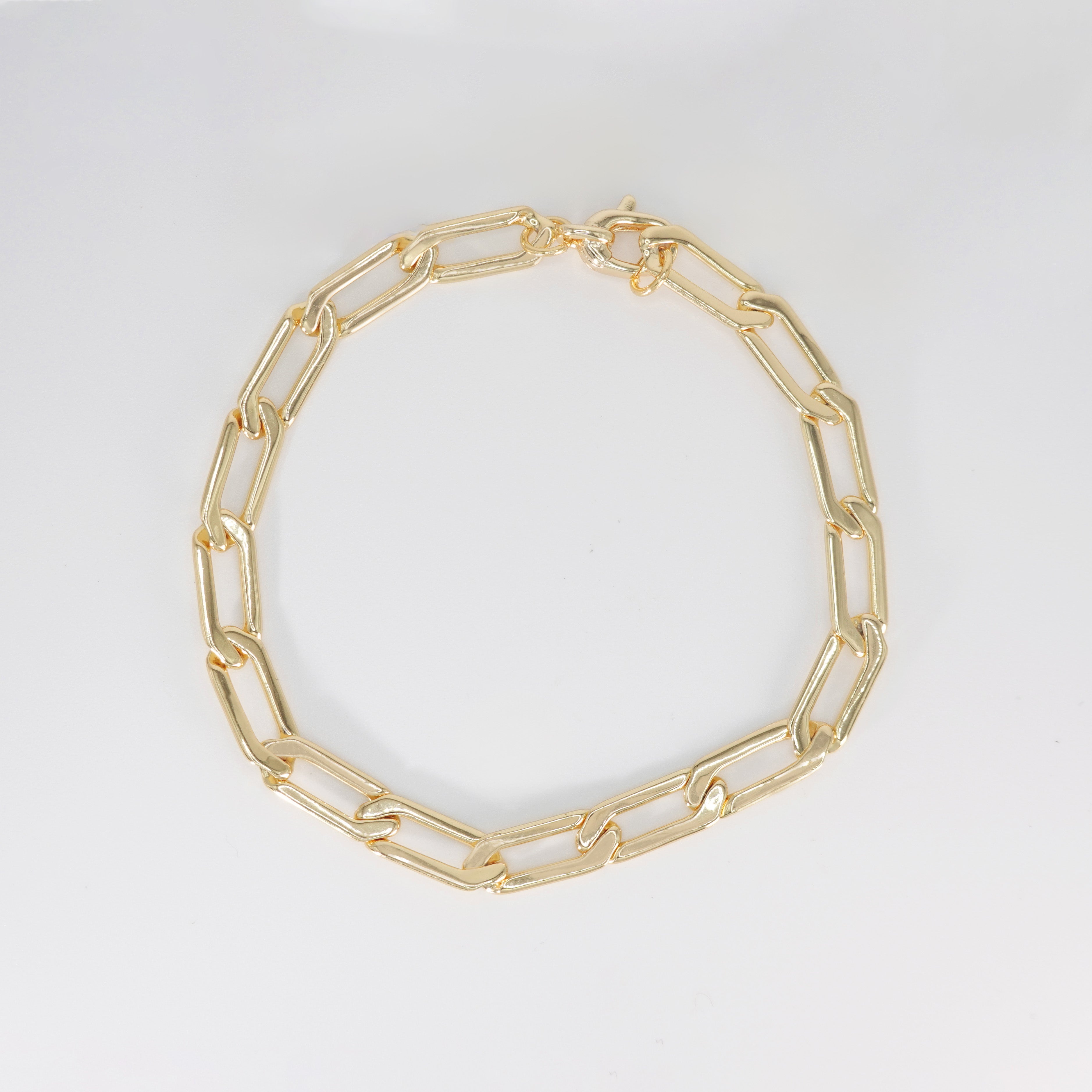Orchid Bracelet: Stylish and sophisticated chain-style design, epitome of elegance and charm.