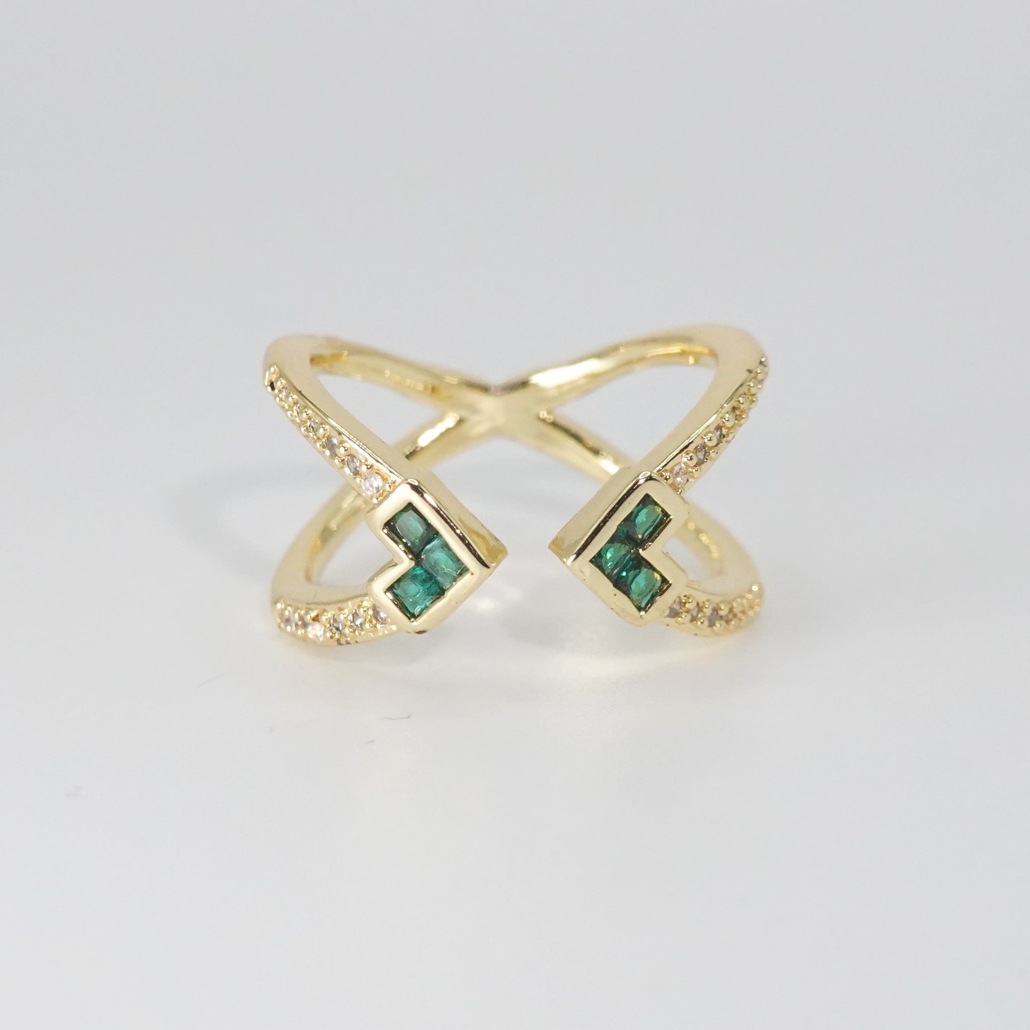 Cress Ring: A stunning combination of shiny and green stones, epitome of elegance.