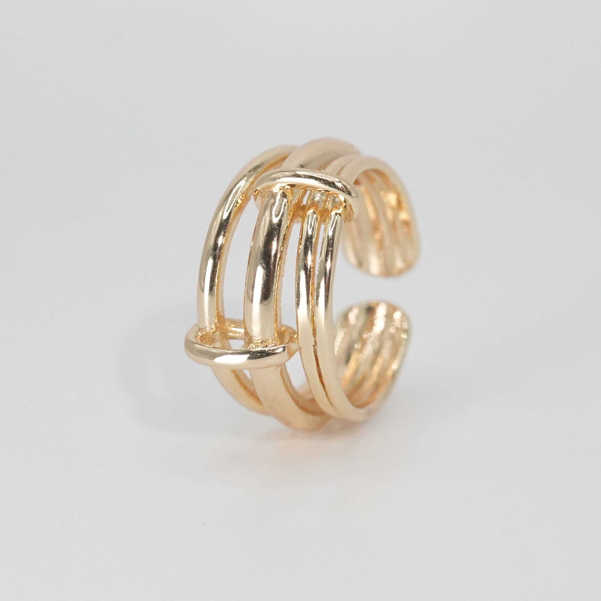 Dahlia Ring: Delicate lines exuding sophistication, a timeless accessory.
