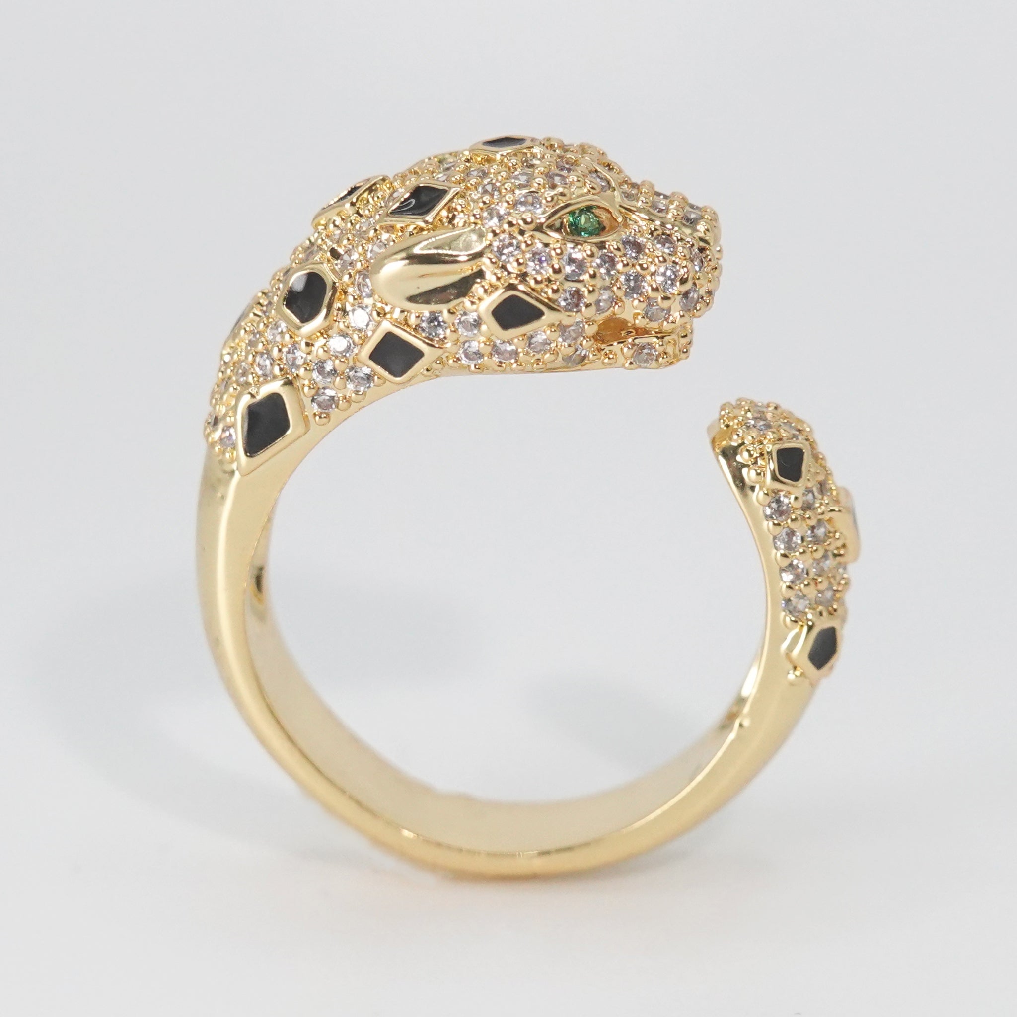 Beverly Ring - A symbol of refined beauty and grace in exquisite craftsmanship