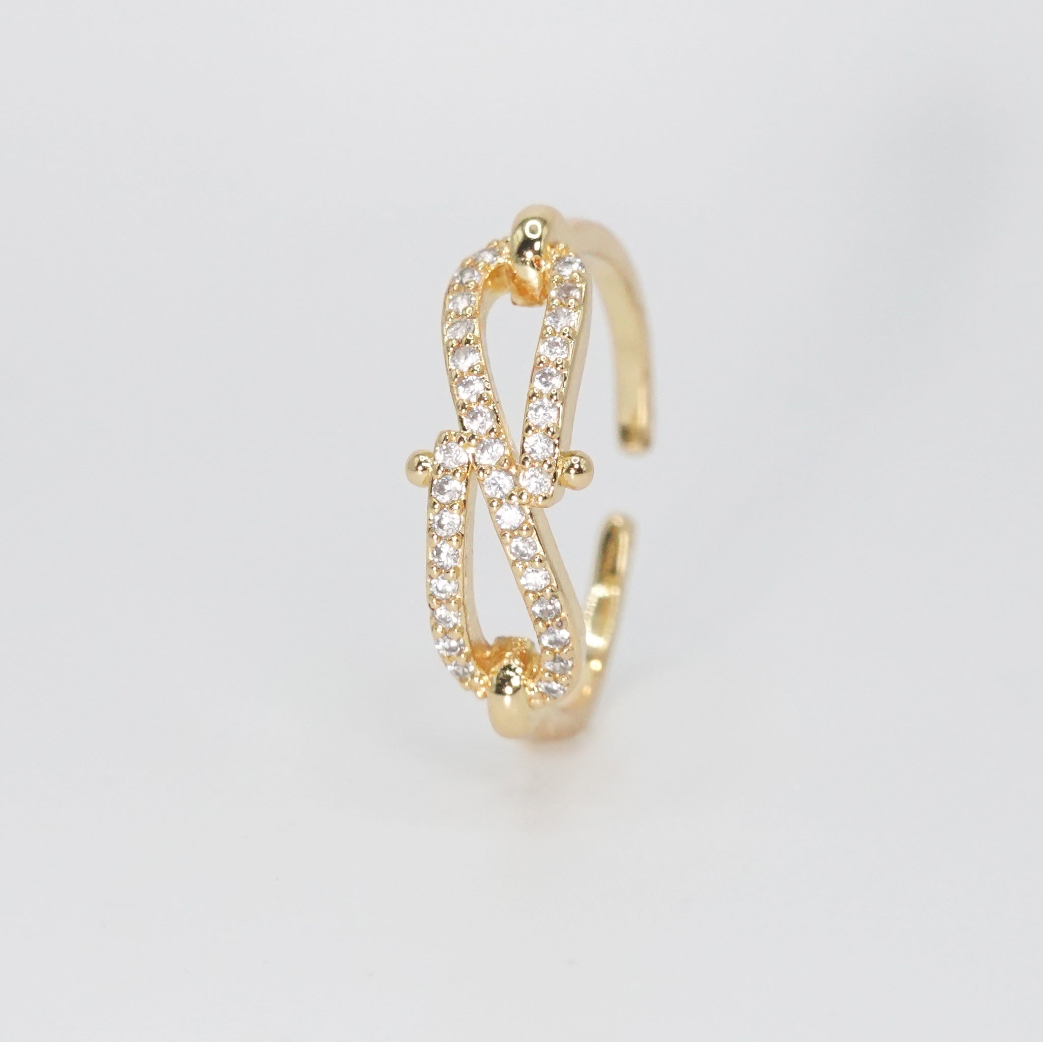 De Mille Ring - A dance of vintage glamour and modern allure in intricate design.