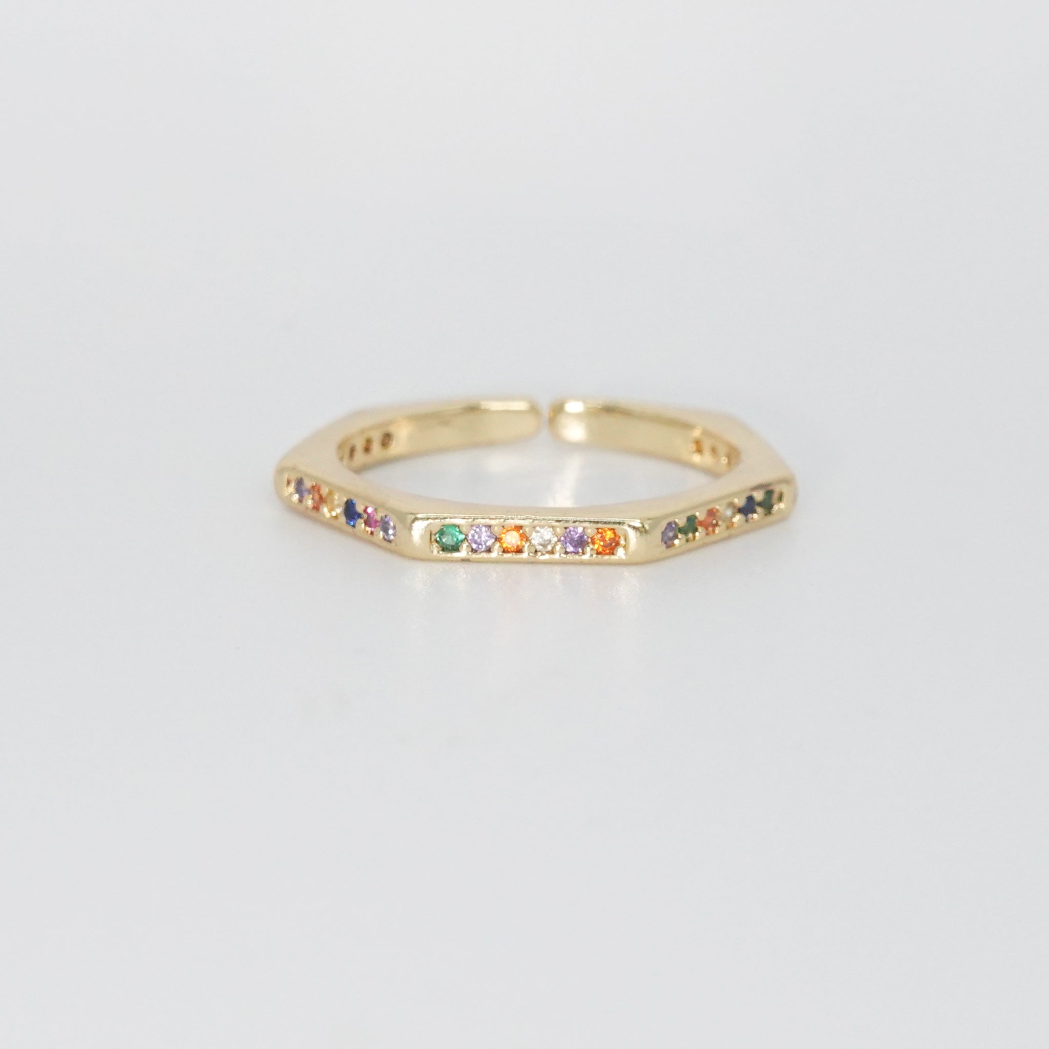 Vine Ring - Elegant and colorful accessory with slender design.