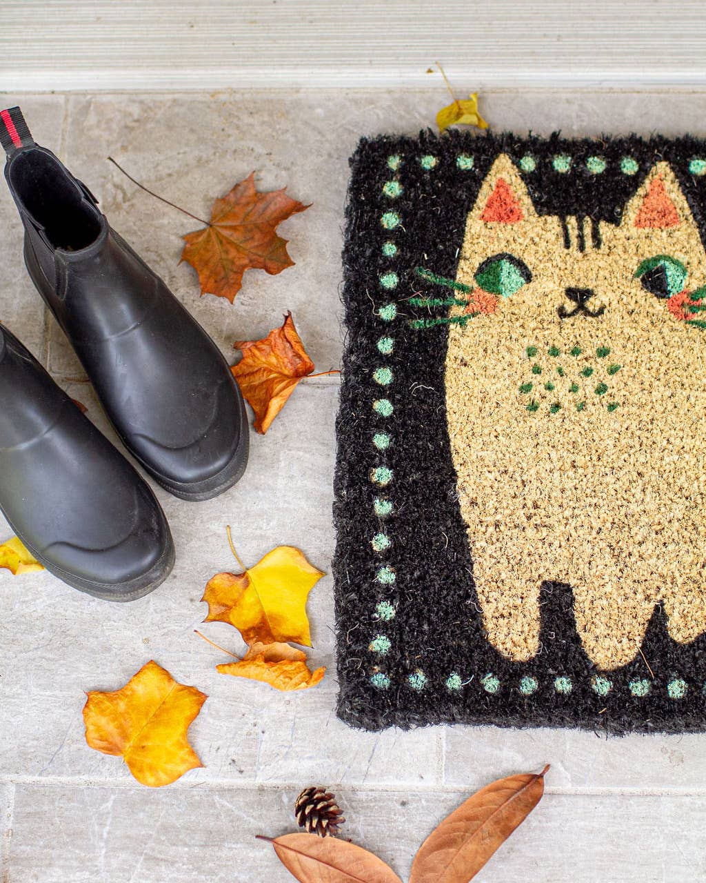 Danica Studio Meow Meow Coir Doormat - Durable and charming cat design.