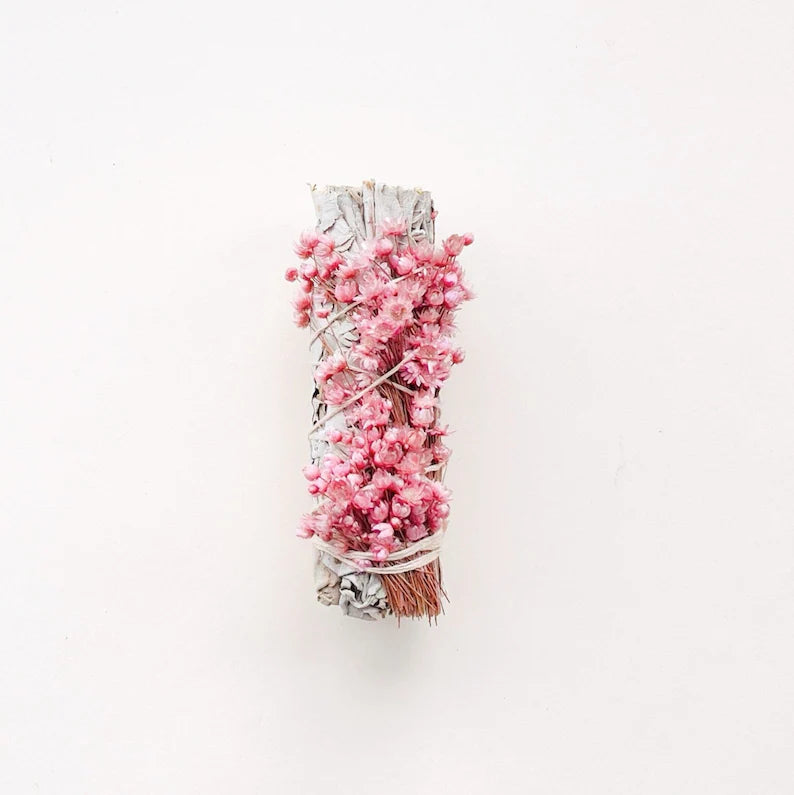 Sage Bundles - Hand-tied and sustainably sourced for a fragrant and purifying experience.