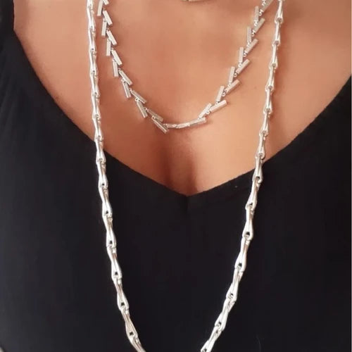 Modena Necklace - A symbol of contemporary sophistication, a perfect blend of modern style and timeless elegance.