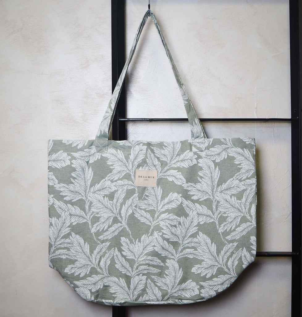 Stem Tote Large made from resilient materials, presenting a chic design with ample space