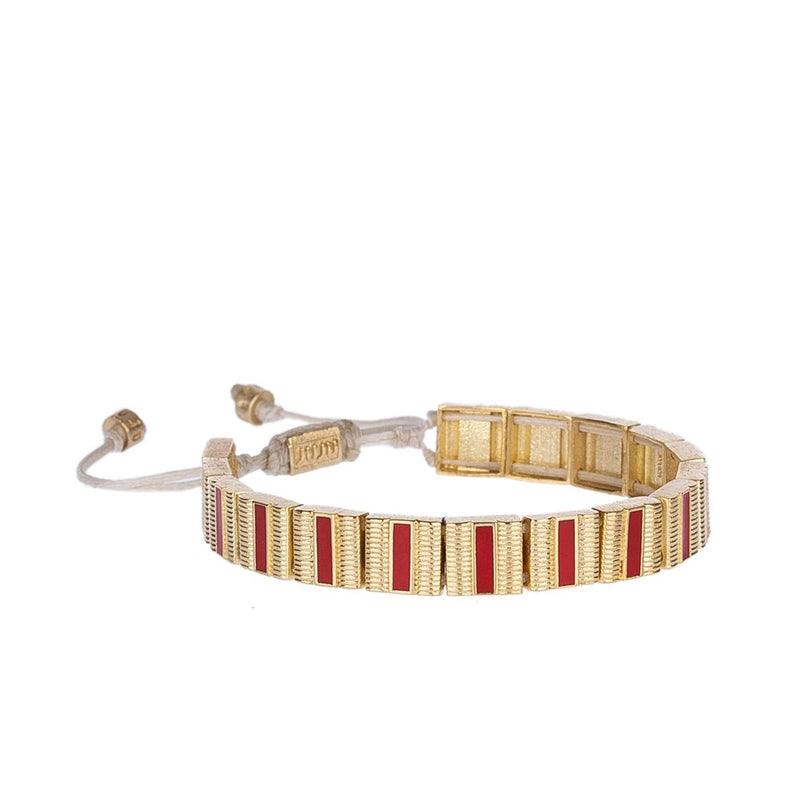 "Stylish Line Bracelet - A timeless accessory for any occasion, exuding elegance and sophistication."