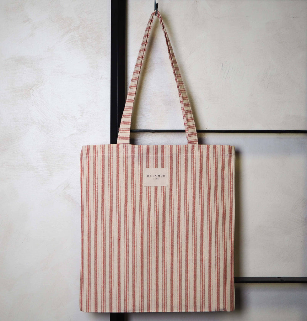 Soz Tote Small crafted from sturdy materials, featuring a chic design with just the right amount of space