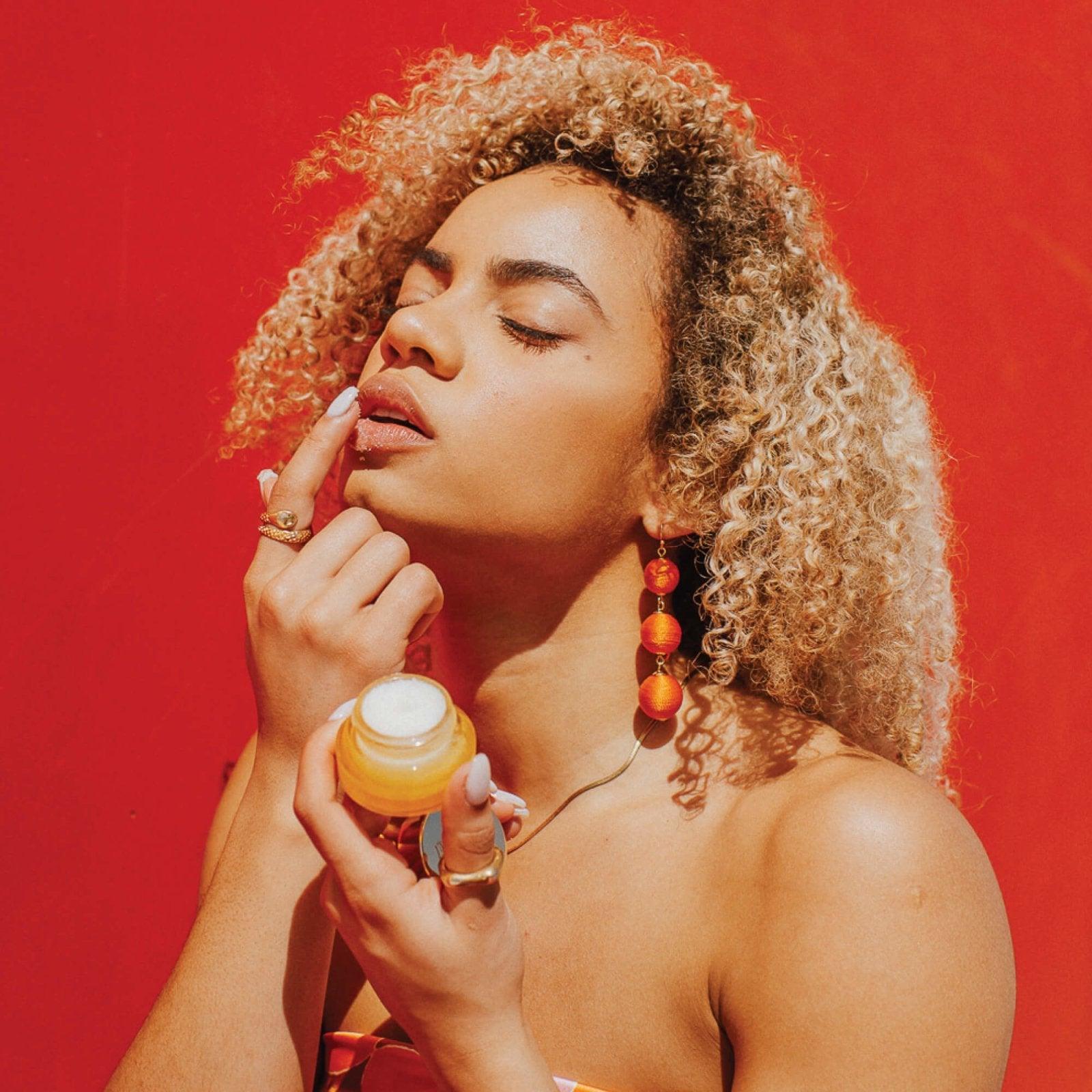 Poppy & Pout Lip Scrub - Wild Honey - Organic Lip Care for Smooth and Nourished Lips