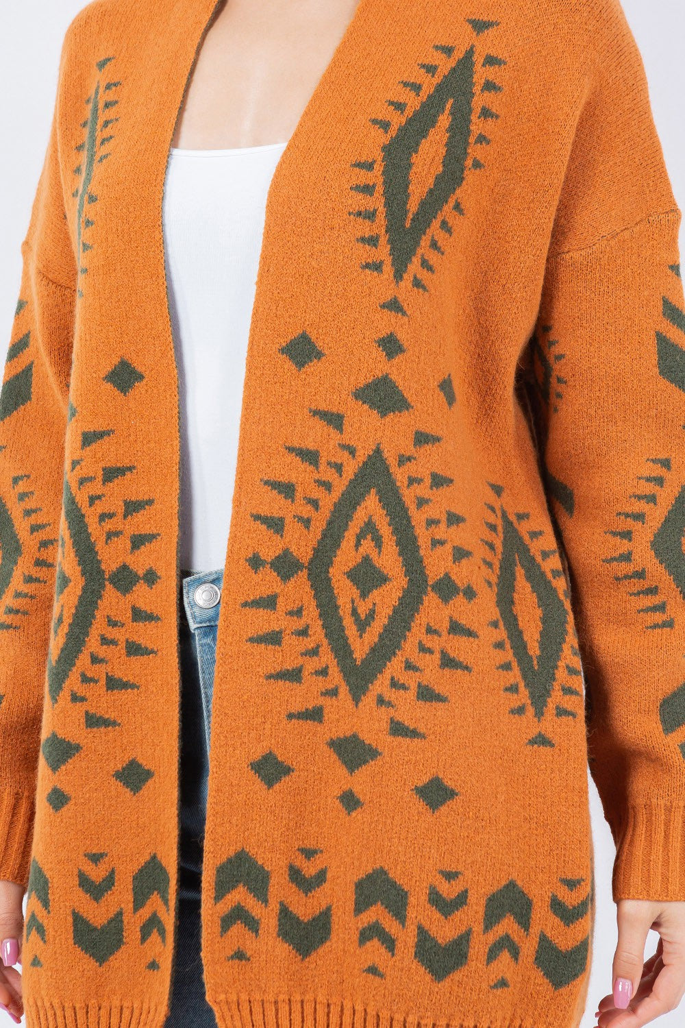 Joshua Cardigan - A versatile and stylish knit, blending comfort and sophistication for any occasion.