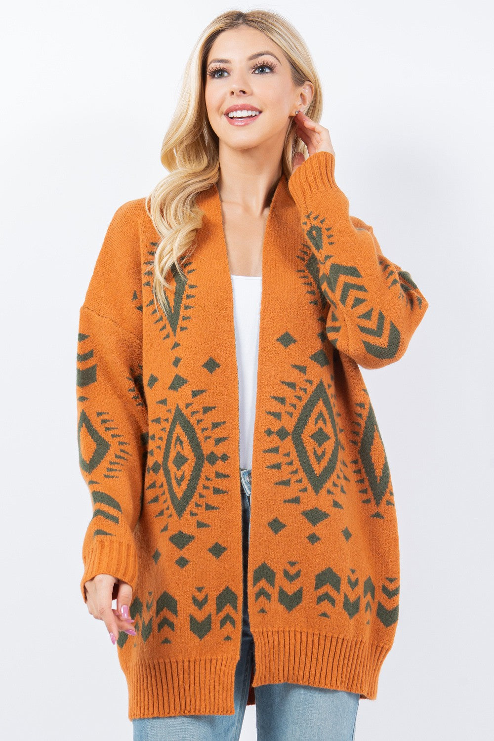 Joshua Cardigan - A versatile and stylish knit, blending comfort and sophistication for any occasion.