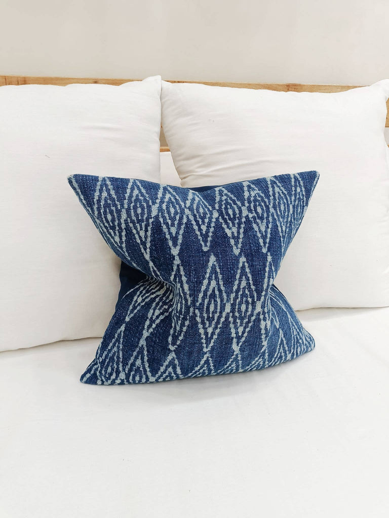 Indigo Blue Throw Pillow Cover: High-quality fabric pillow cover in rich indigo hue, epitome of sophistication.