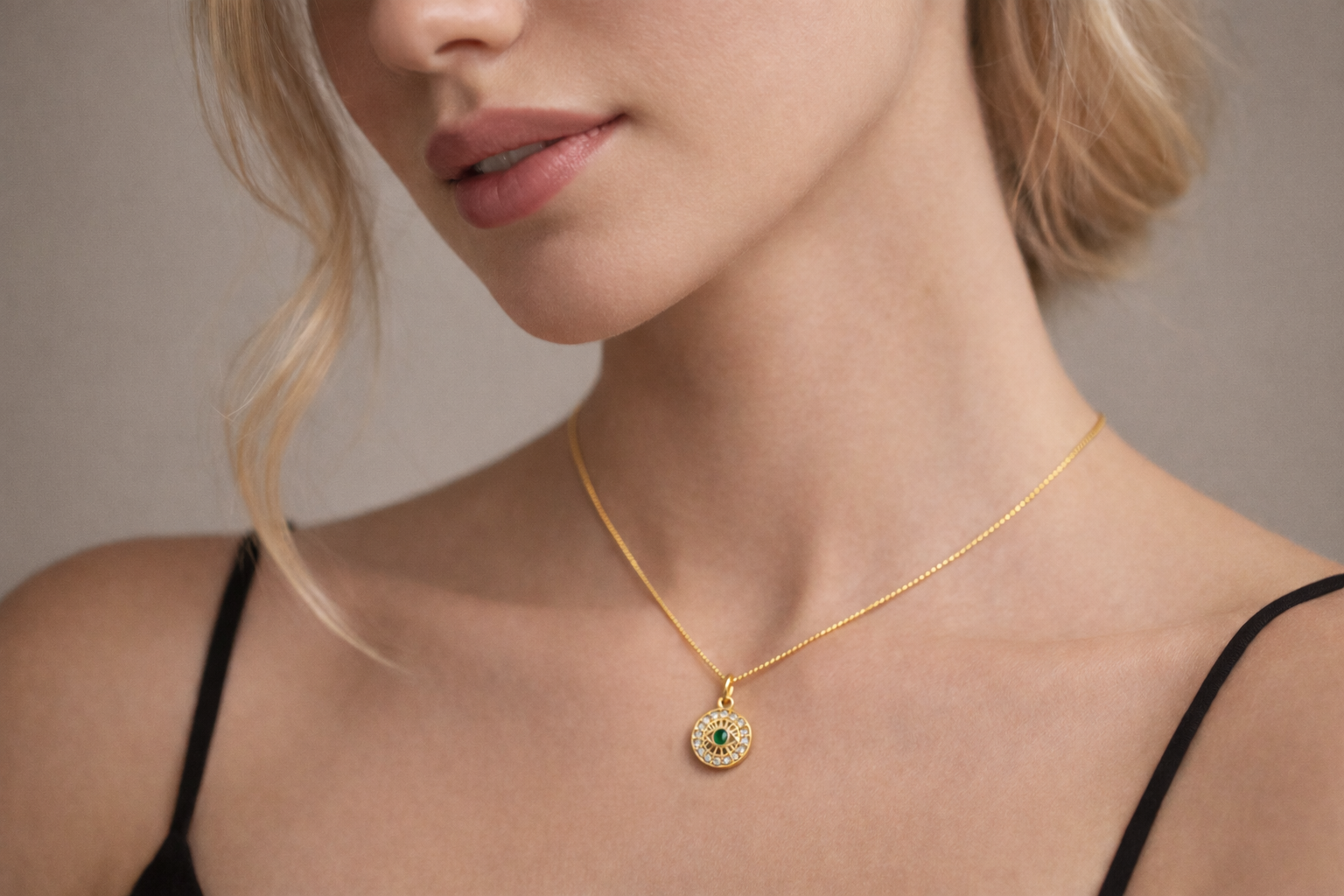 Shimmering Glance Necklace