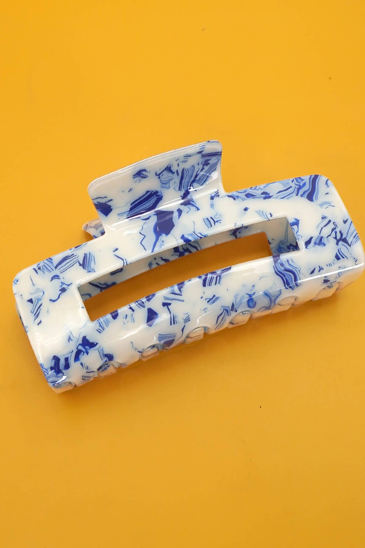 VINTAGE TOILE PATTERN PORCELAIN HAIR CLAW CLIPS