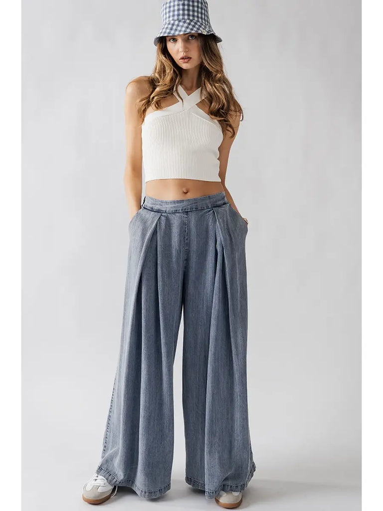 Olivia Pants - Sleek and modern, these slim-fit pants redefine sophistication.