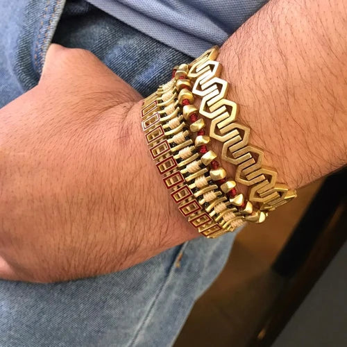 Embrace tranquility with the Thera Bracelet – a serene and stylish accessory.