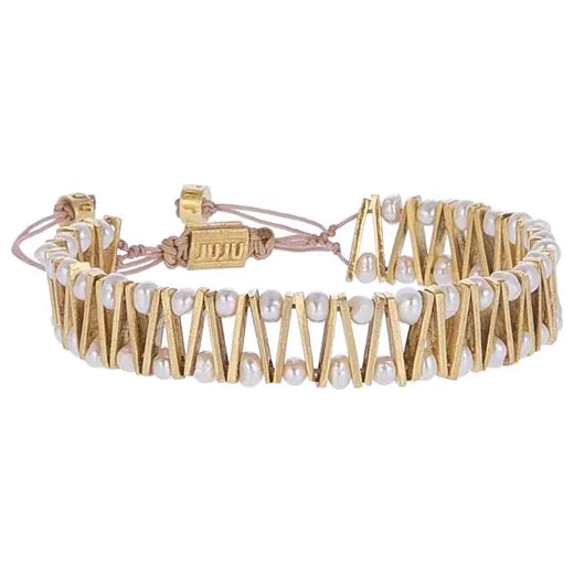Athens Bracelet: A harmonious blend of ancient charm and modern elegance, this bracelet showcases intricate detailing inspired by the classical beauty of Greece, offering a timeless and sophisticated accessory.