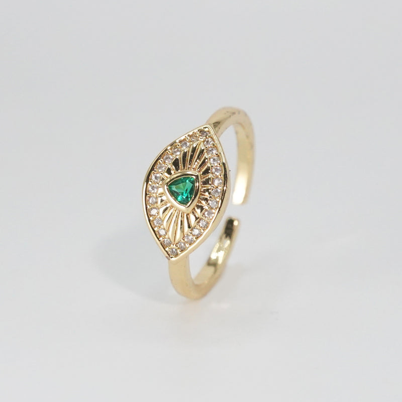 Cliff Ring: Eye-shaped design with a captivating green stone at the center, epitome of mystique.