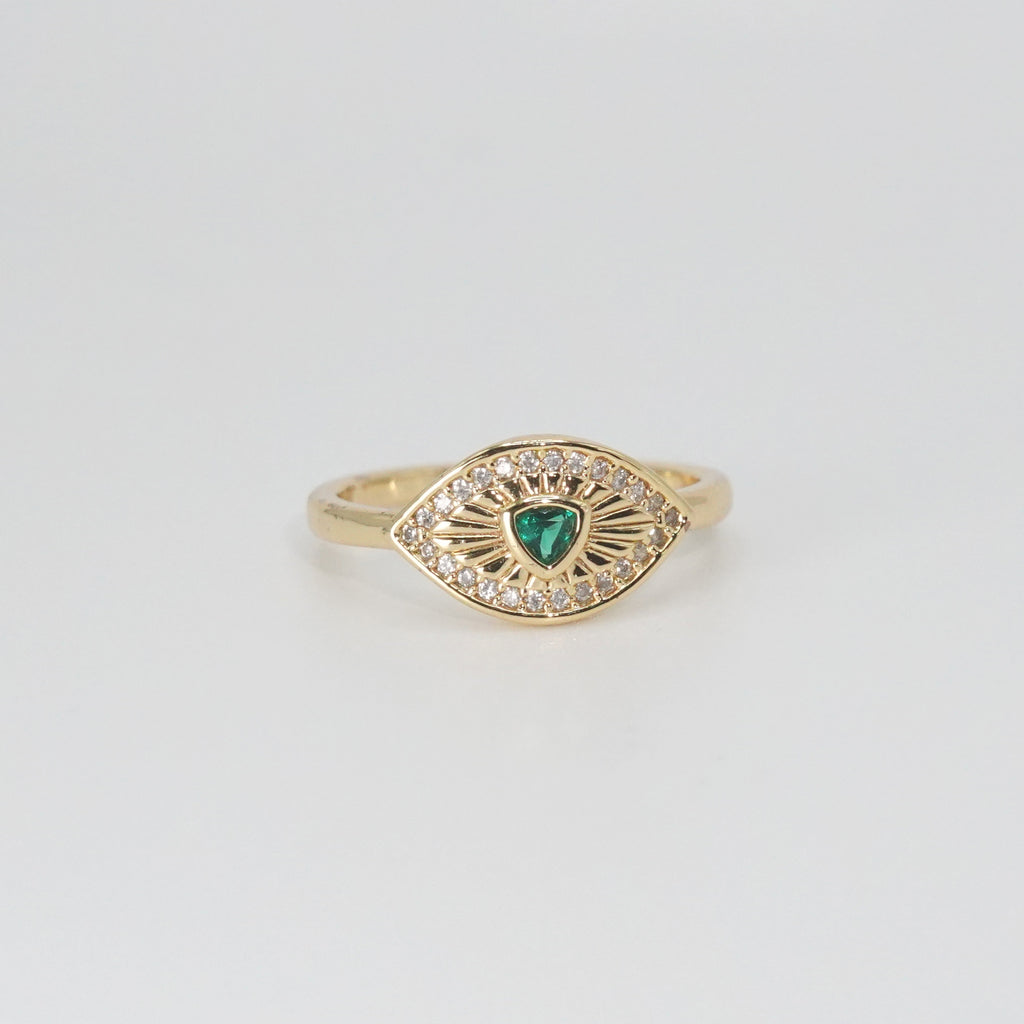 Cliff Ring: Eye-shaped design with a captivating green stone at the center, epitome of mystique.