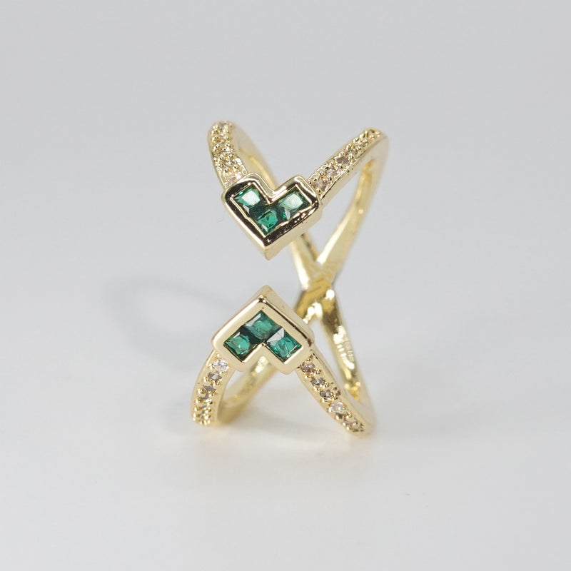 Cress Ring: A stunning combination of shiny and green stones, epitome of elegance.