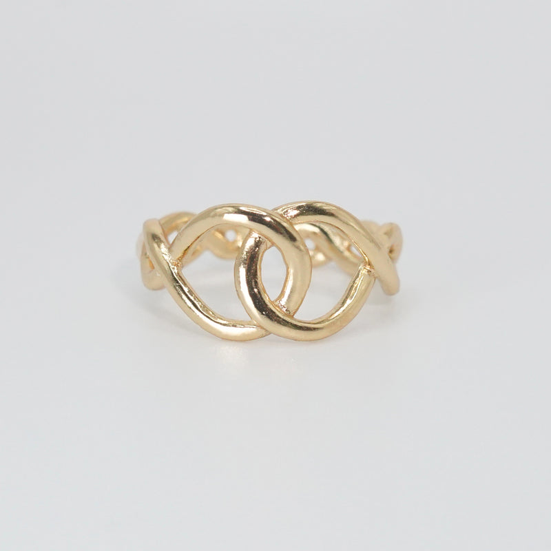 Goldenrod Ring: Radiating timeless elegance with intricate design, a perfect accessory for any occasion.