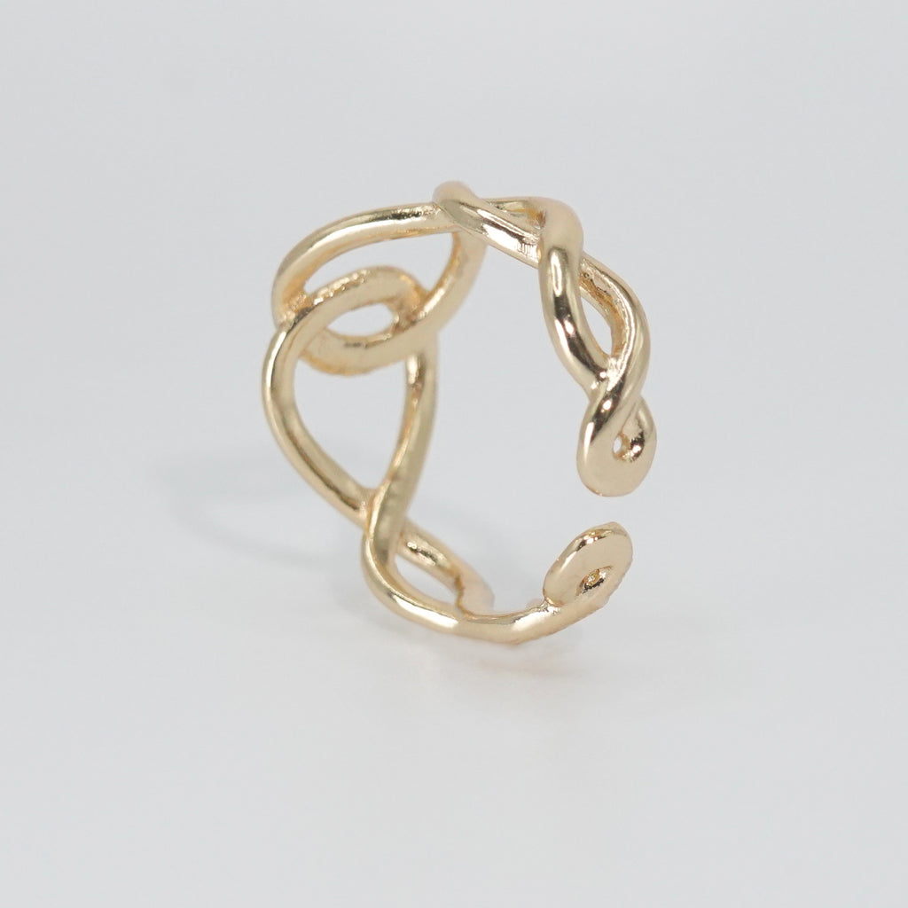 Goldenrod Ring: Radiating timeless elegance with intricate design, a perfect accessory for any occasion.