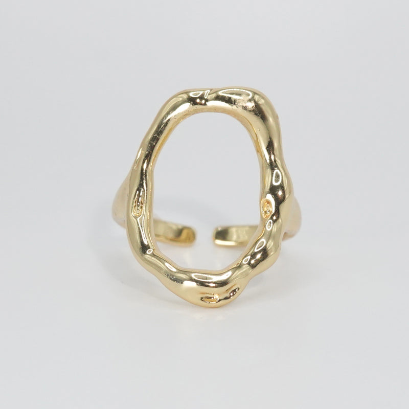 Carnation Ring: Bold shark mouth-shaped design, adding edgy flair to any ensemble.