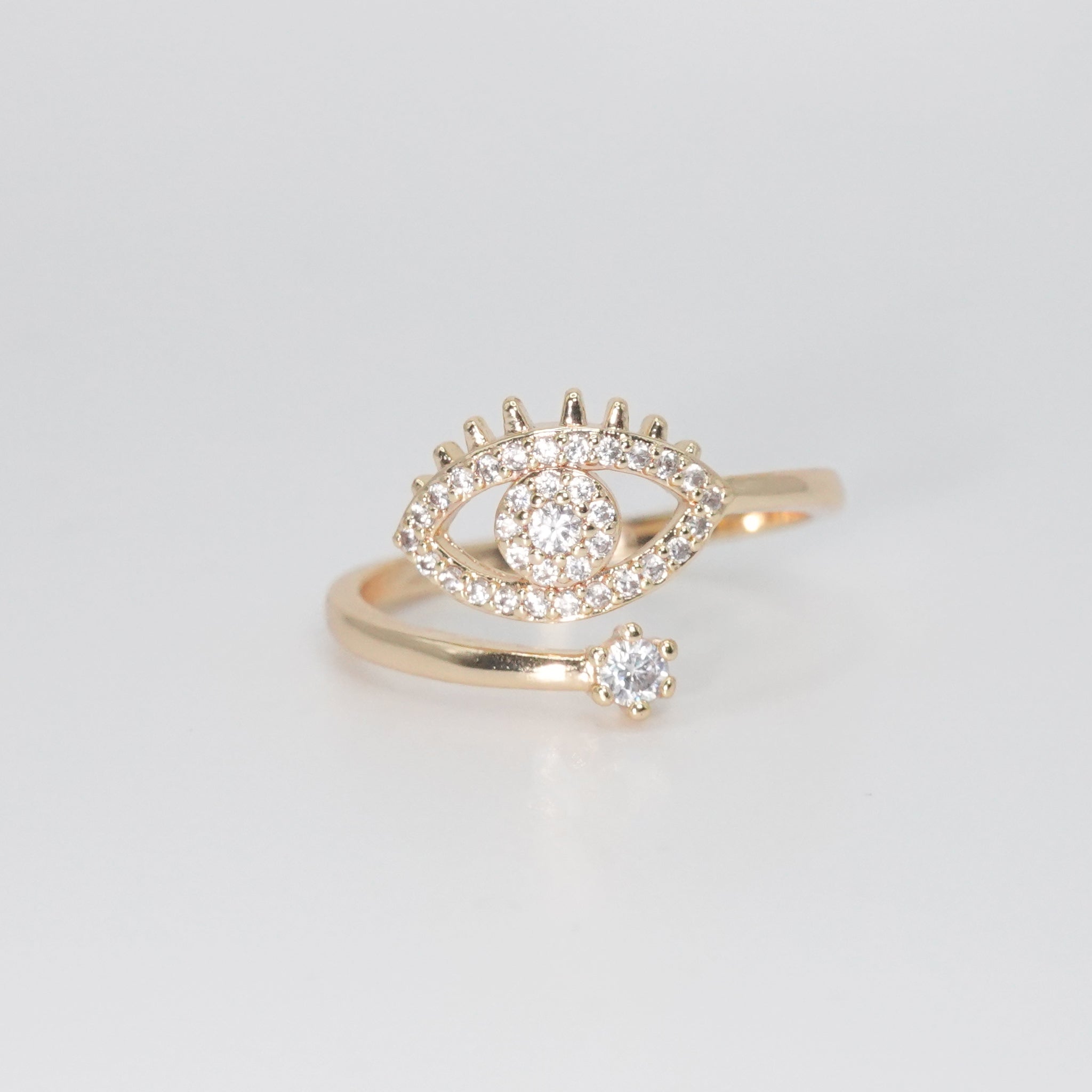 Elm Ring - Enchanting accessory with a captivating eye design.