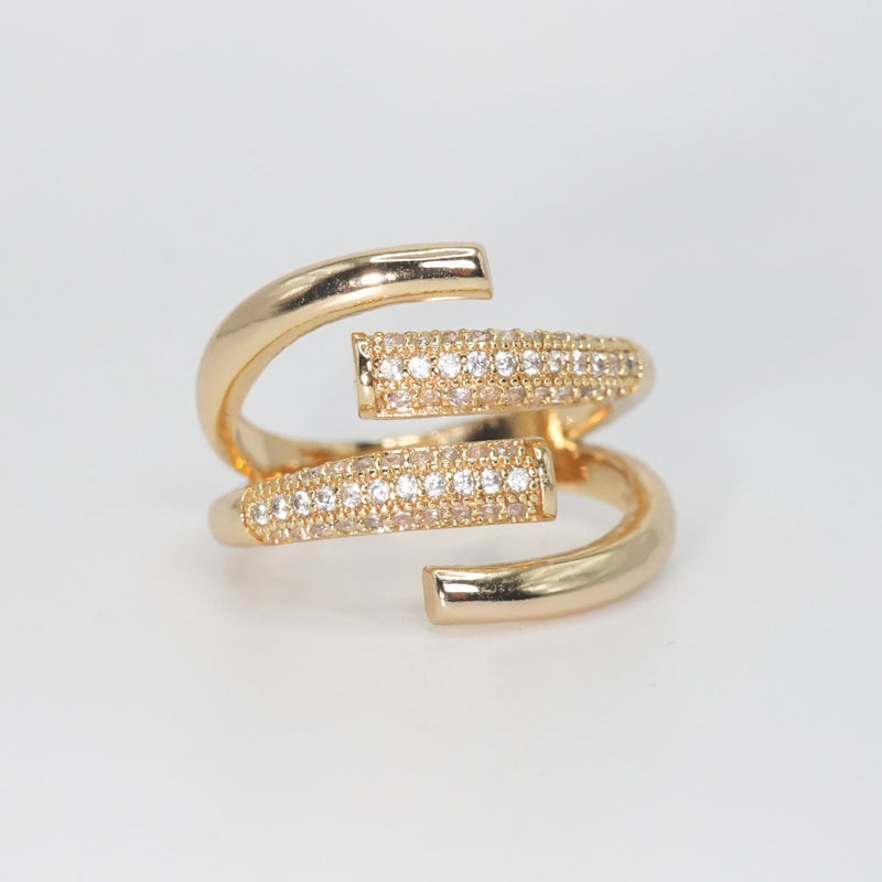  Greenway Ring - Botanical-inspired accessory with organic design and delicate details.