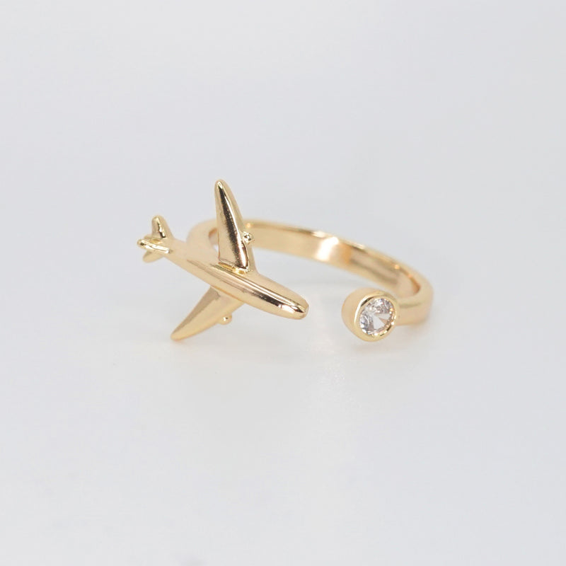 Eden Ring - Sleek aircraft-shaped accessory for a futuristic and elegant look.