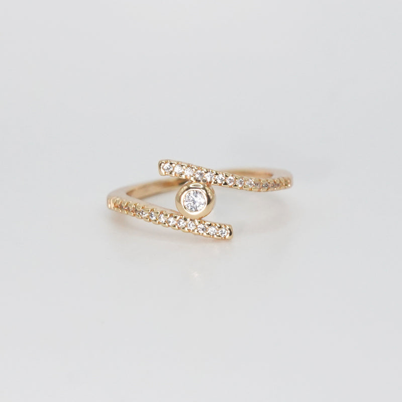 Kanan Ring - Circular stone with accent stones along the lines.