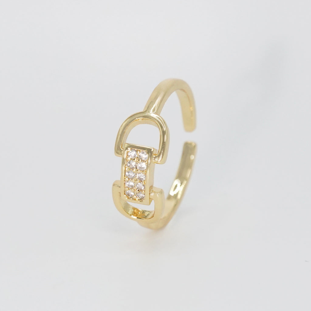 Capri Ring: Adorned with dazzling shiny stones, exuding glamour and elegance.