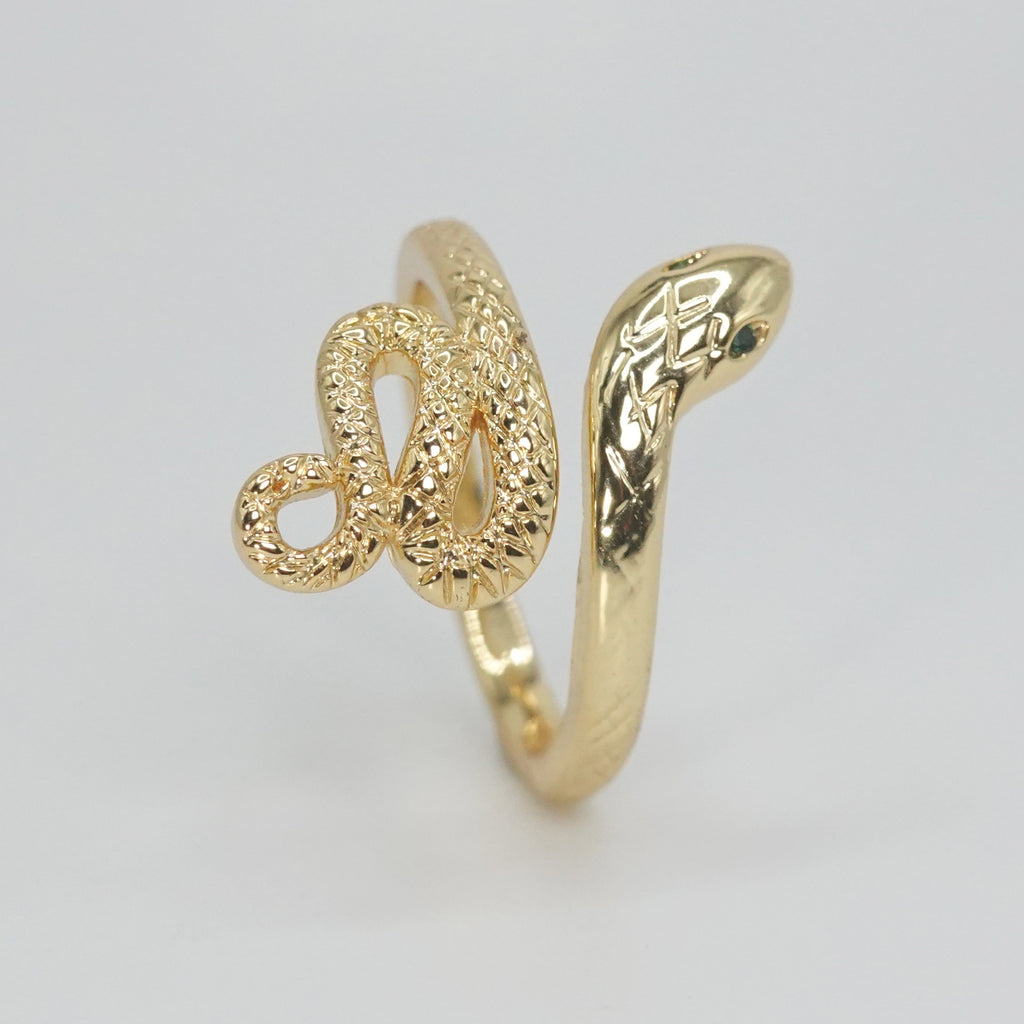 Tuna Canyon Ring: Sleek and sinuous snake-inspired design, epitome of mystique and sophistication.