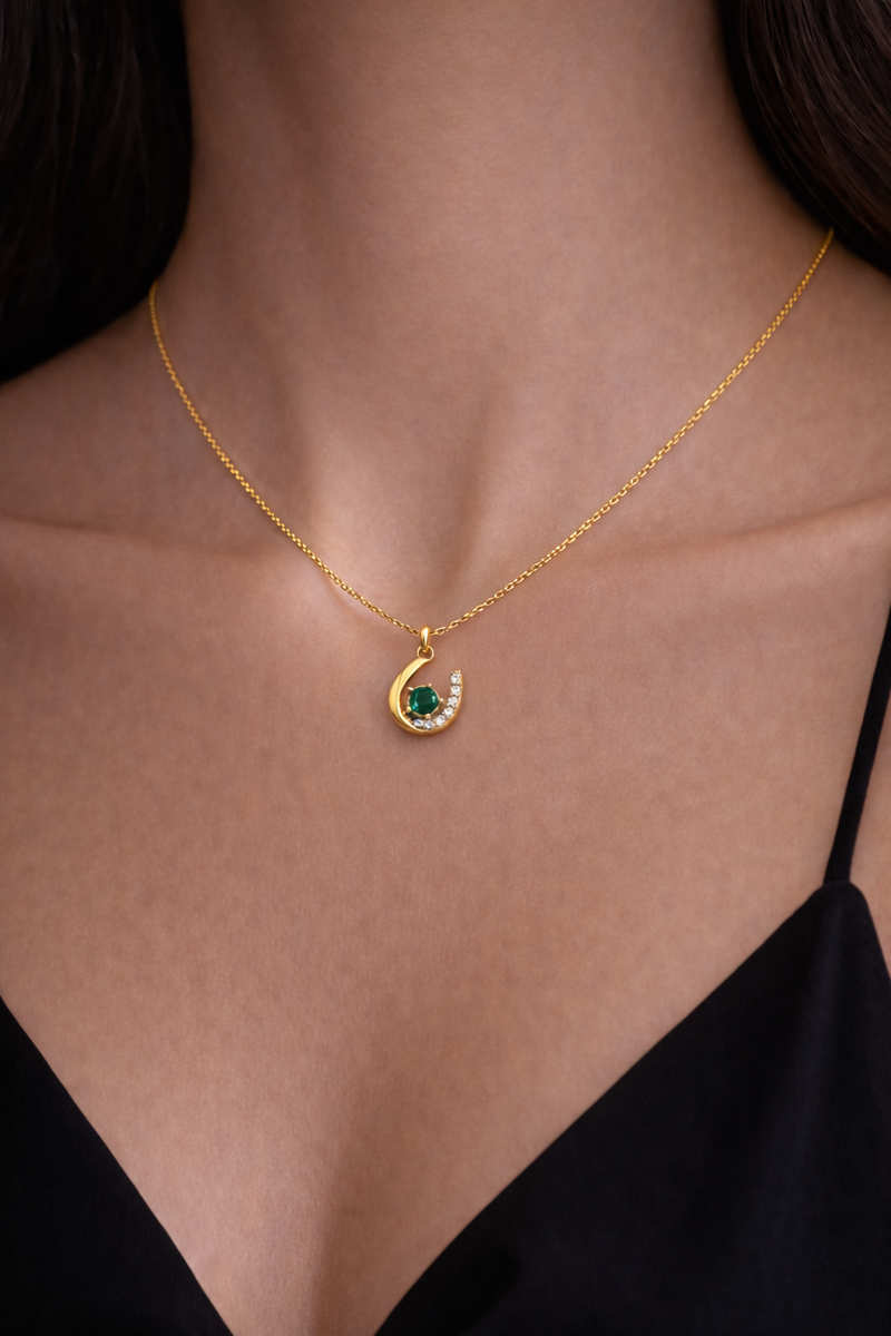 Dina Horseshoe Necklace