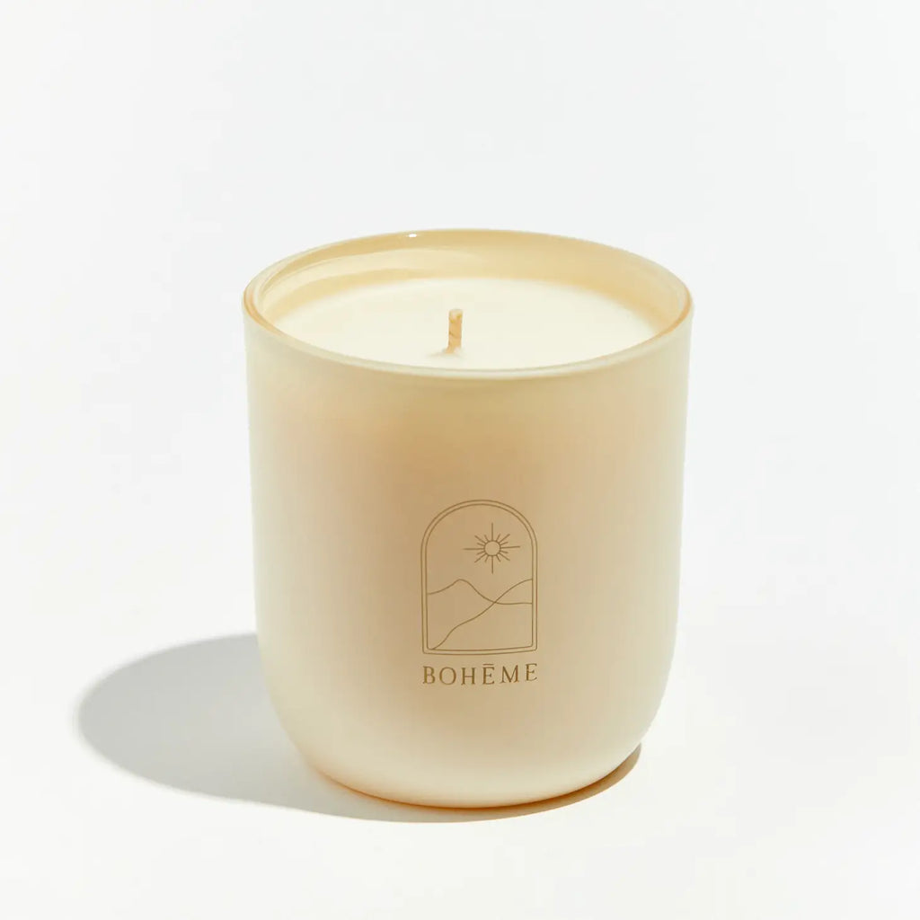 Arabia Candle, emanating the warm and exotic aromas of the Arabian Peninsula.