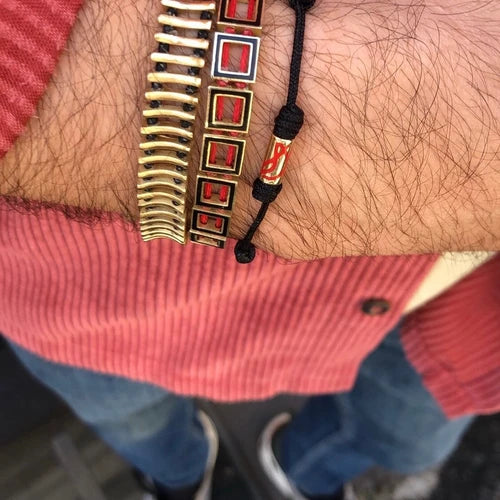 Square Bracelet: A captivating blend of bold design and subtle elegance.