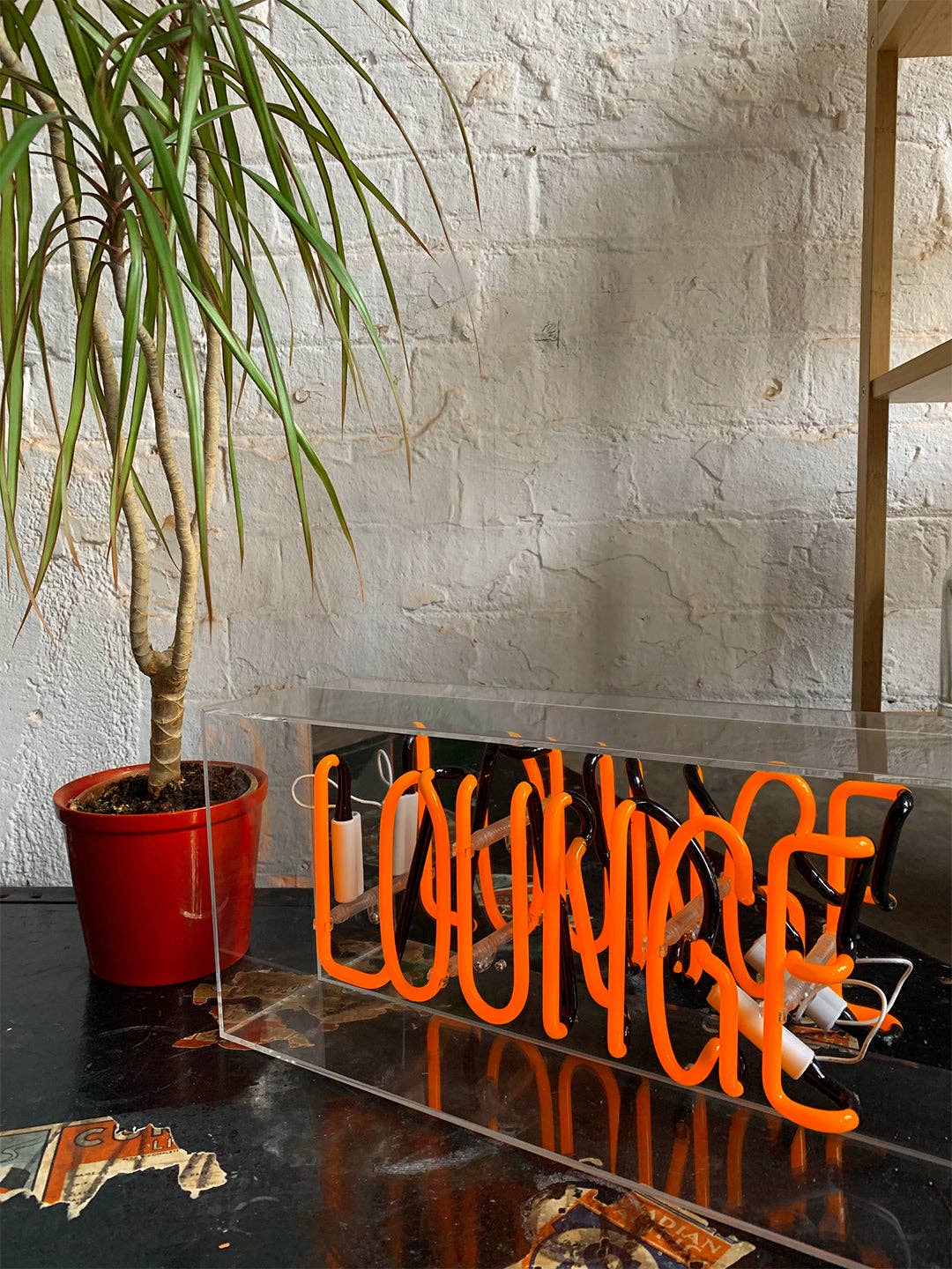 Neon 'Lounge' Light