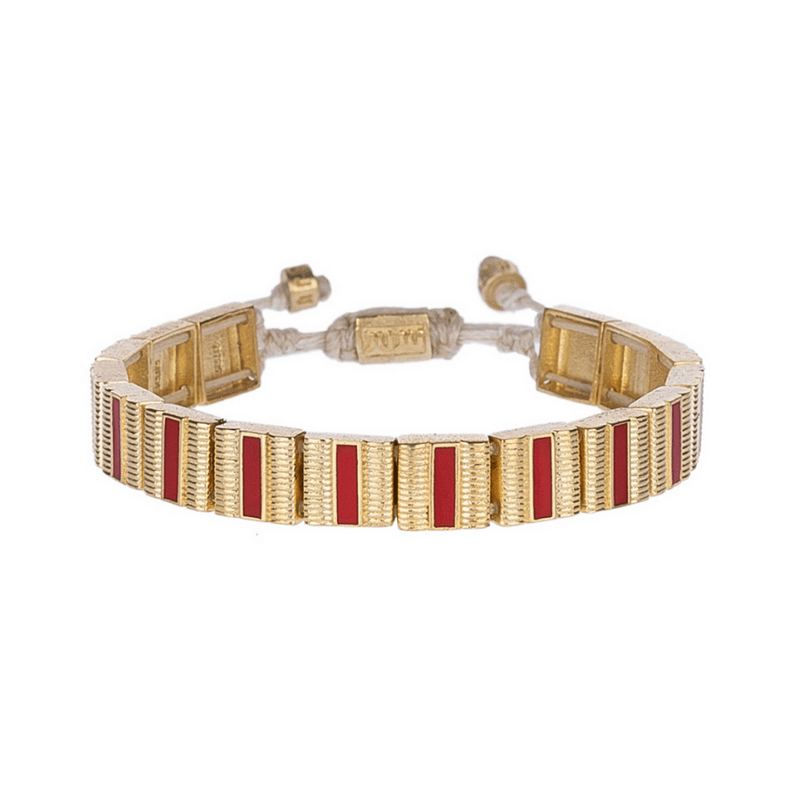 "Stylish Line Bracelet - A timeless accessory for any occasion, exuding elegance and sophistication."
