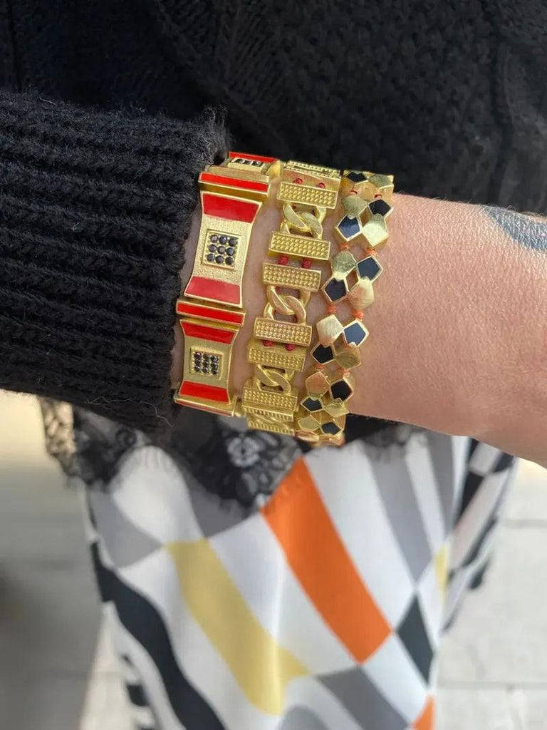 Beehive Bracelet: Embrace nature's elegance with this intricately designed bracelet featuring honeycomb motifs, symbolizing community and industrious charm.