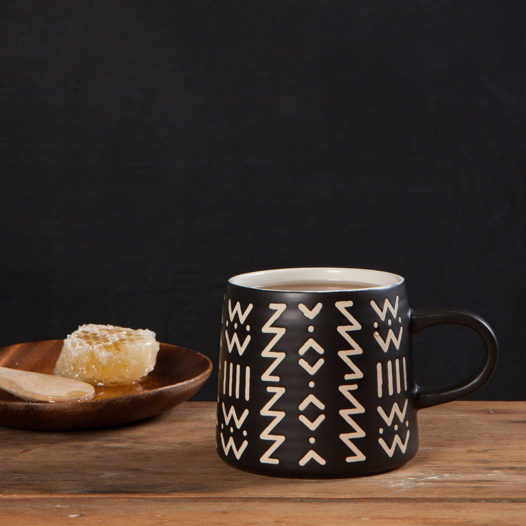 Ziggy Imprint Mug - Stylized zigzag lines in black and white, a captivating and engaging pattern for a contemporary table setting.